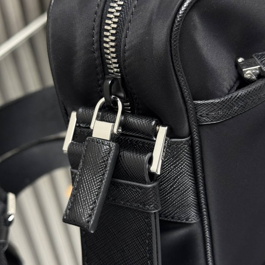 RP 2728000 Prada Nylon Messenger Nylon 2VH048 659B
