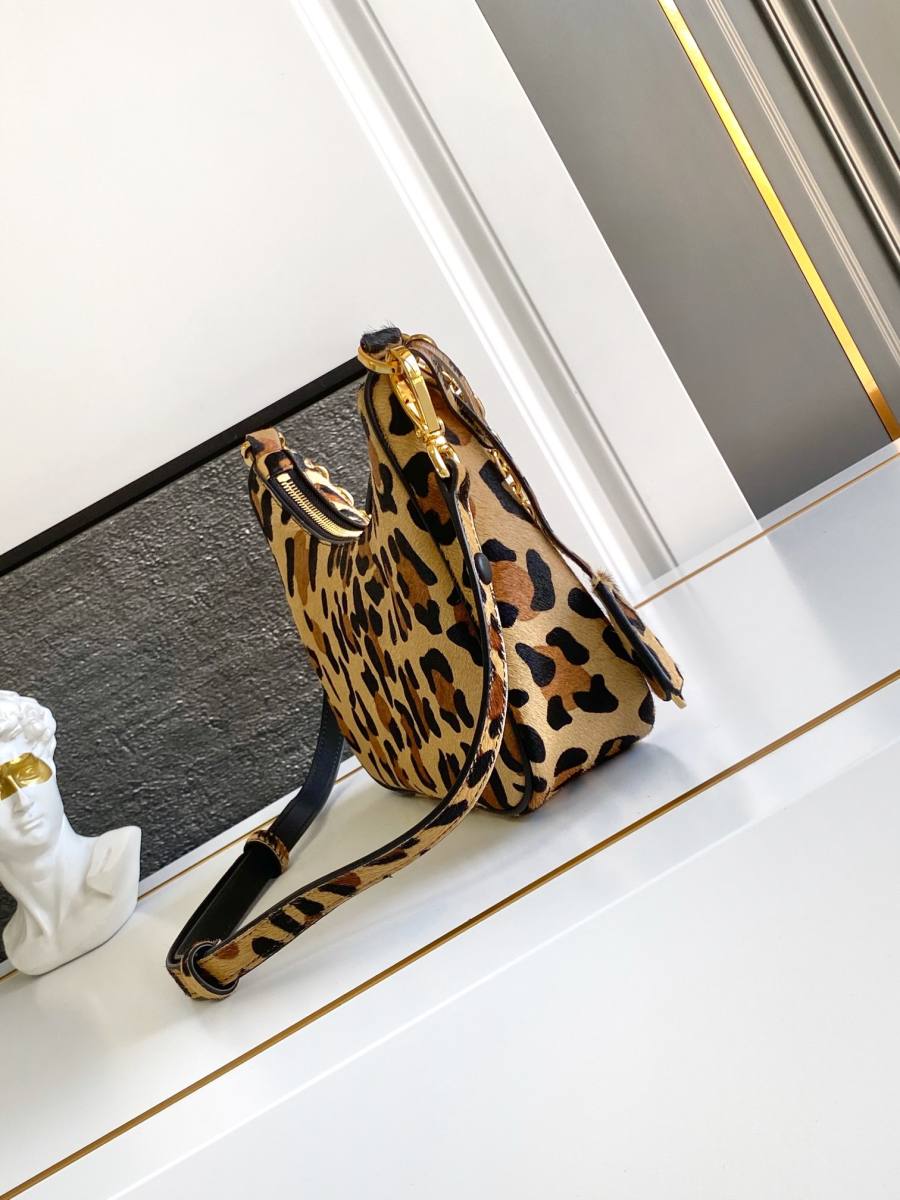 RP 2890000 Prada Hobo Leopard 3599