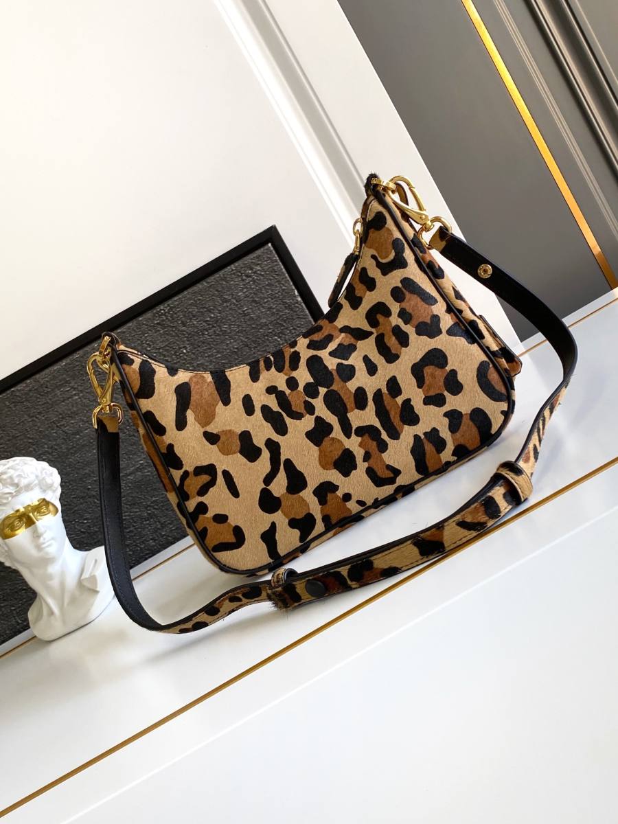 RP 2890000 Prada Hobo Leopard 3599