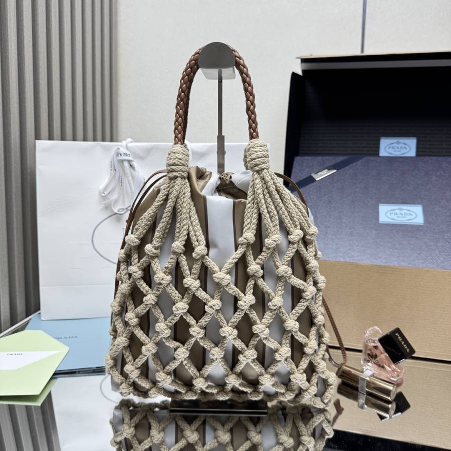 RP 2971000 Prada Cleo 27x18x4 1BC111 33C5