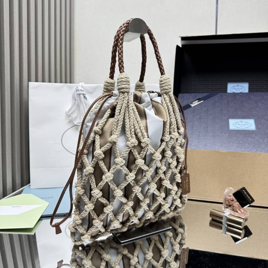 RP 2971000 Prada Cleo 27x18x4 1BC111 33C5