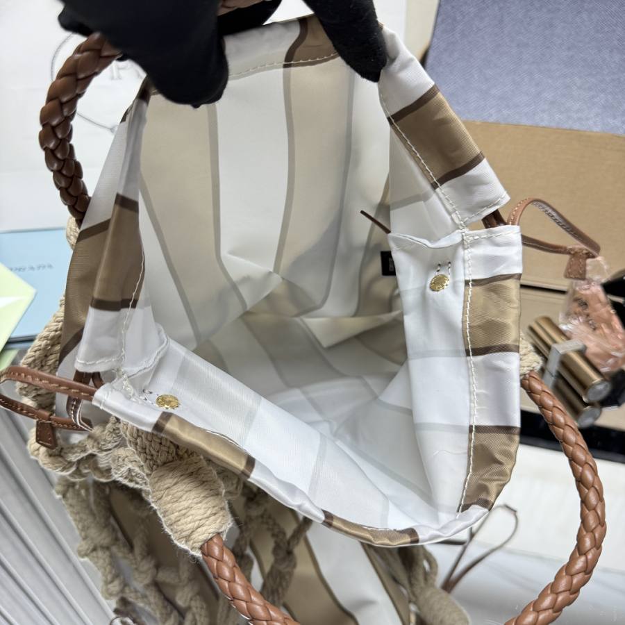 RP 2971000 Prada Cleo 27x18x4 1BC111 33C5