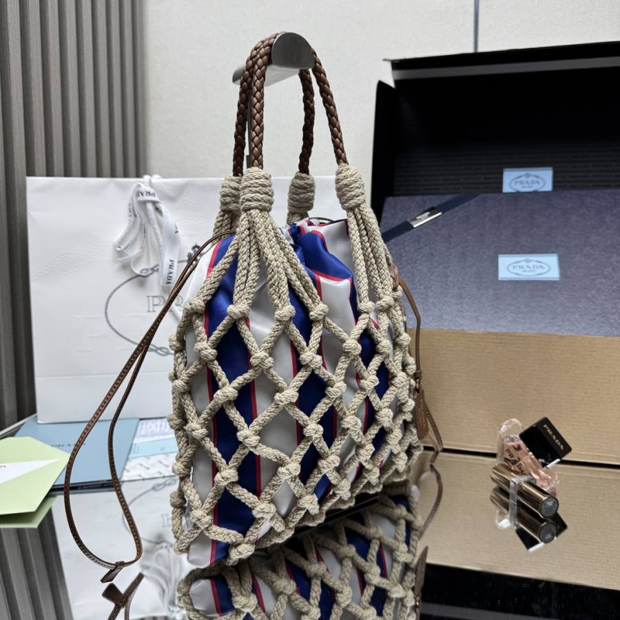 RP 2971000 Prada Cleo 27x18x4 1BC111 B85E