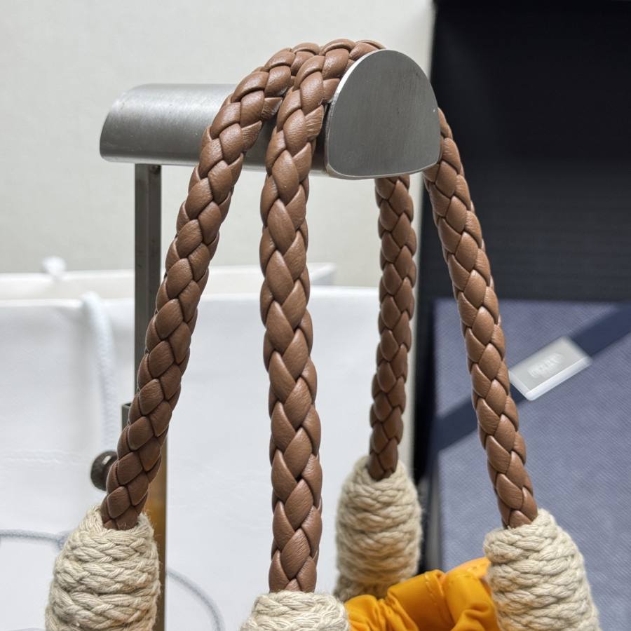 RP 2971000 Prada Cleo 27x18x4 1BC111 D7E9