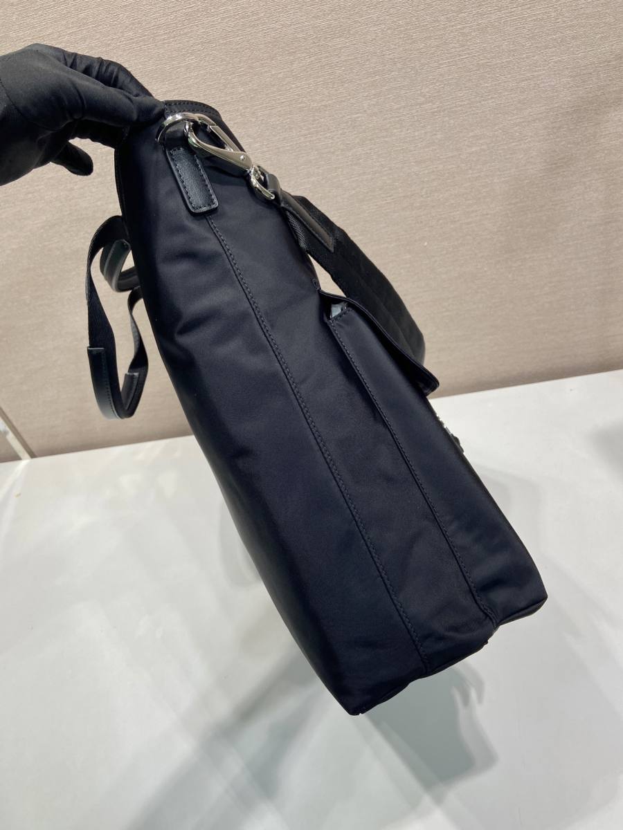 RP 3106000 Prada Explore Nylon 2VG138 1F9C