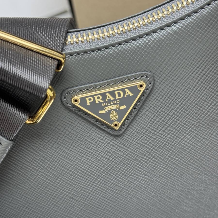 RP 3160000 Prada Re-Edition 2005 22x18x6 1BH204 C50E