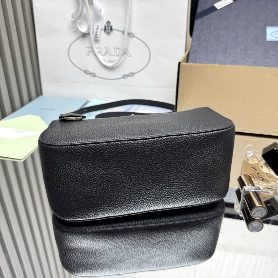 RP 3214000 Prada Aimee Hobo 1BC277 06E6