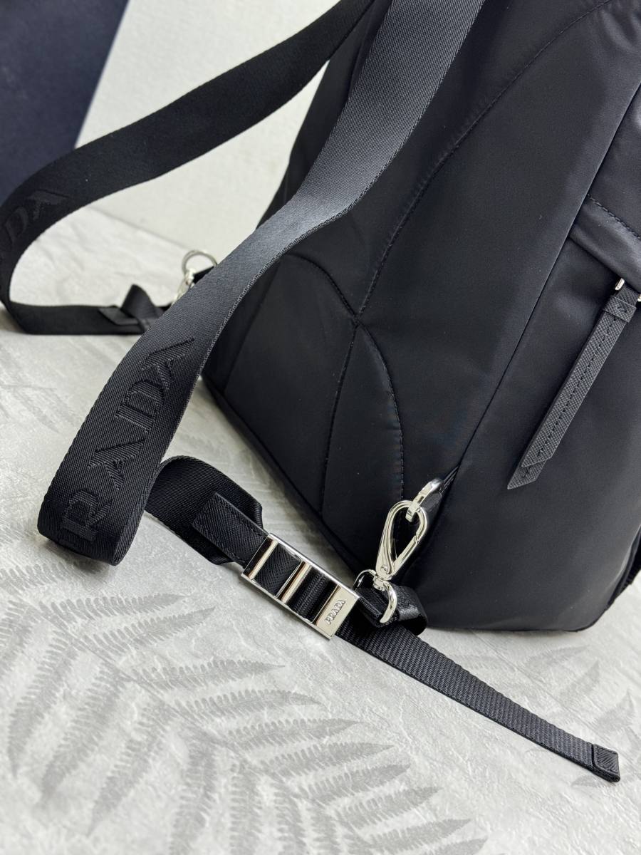 RP 3295000 Prada Re-Nylon 1BZ039 9A94