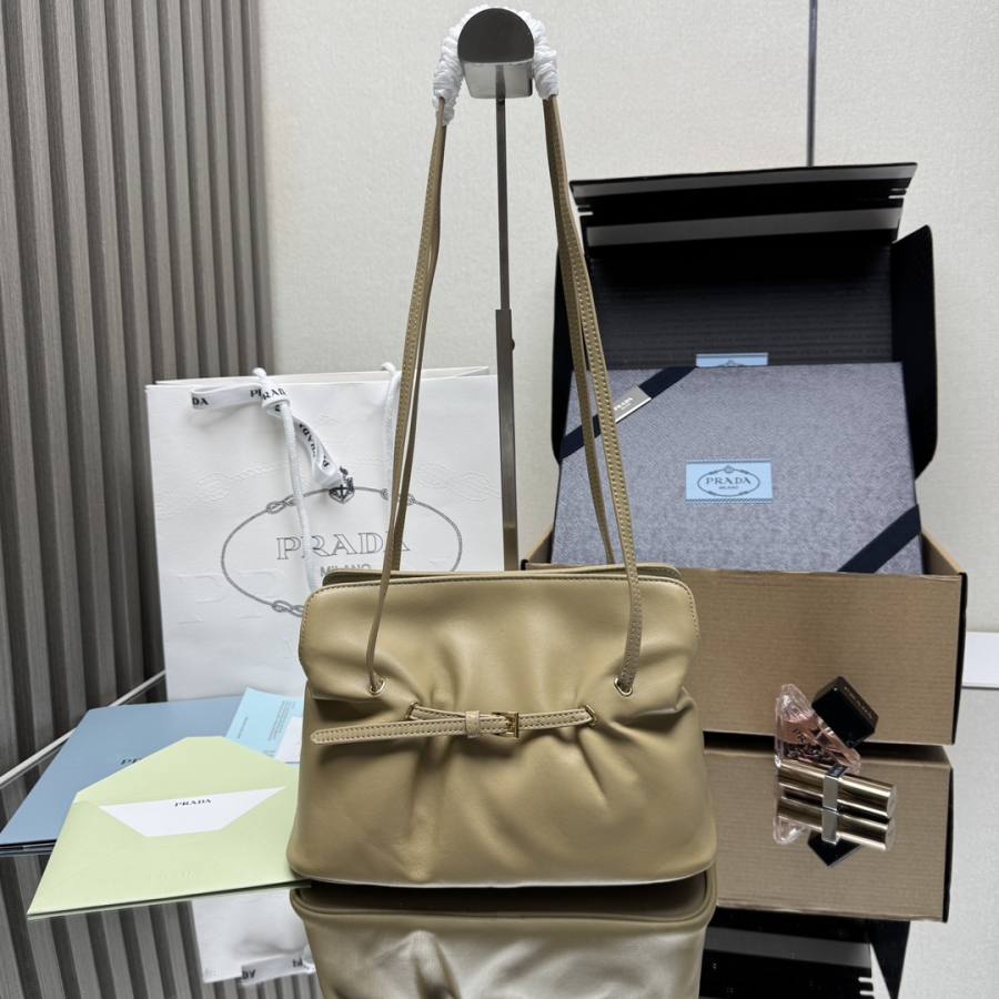 RP 3295000 Prada Symbole Tote 1BG586 0CDA