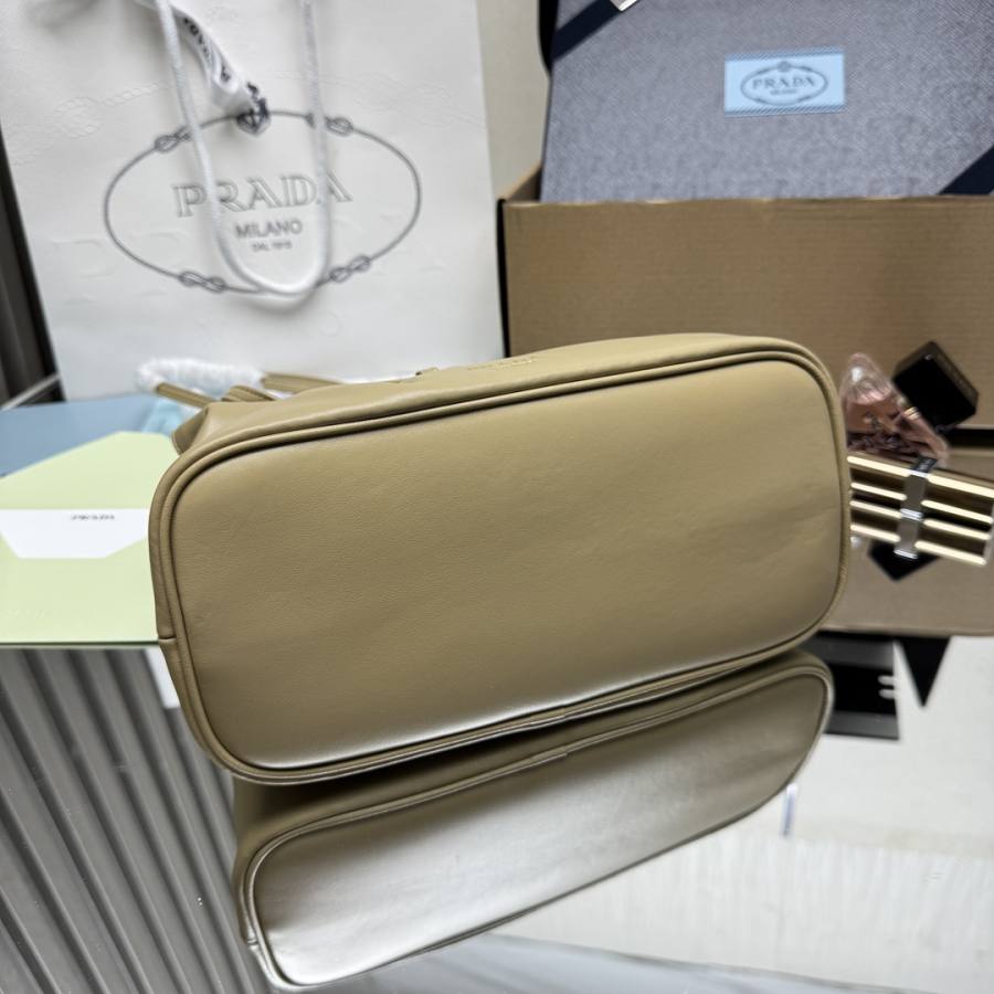 RP 3295000 Prada Symbole Tote 1BG586 0CDA