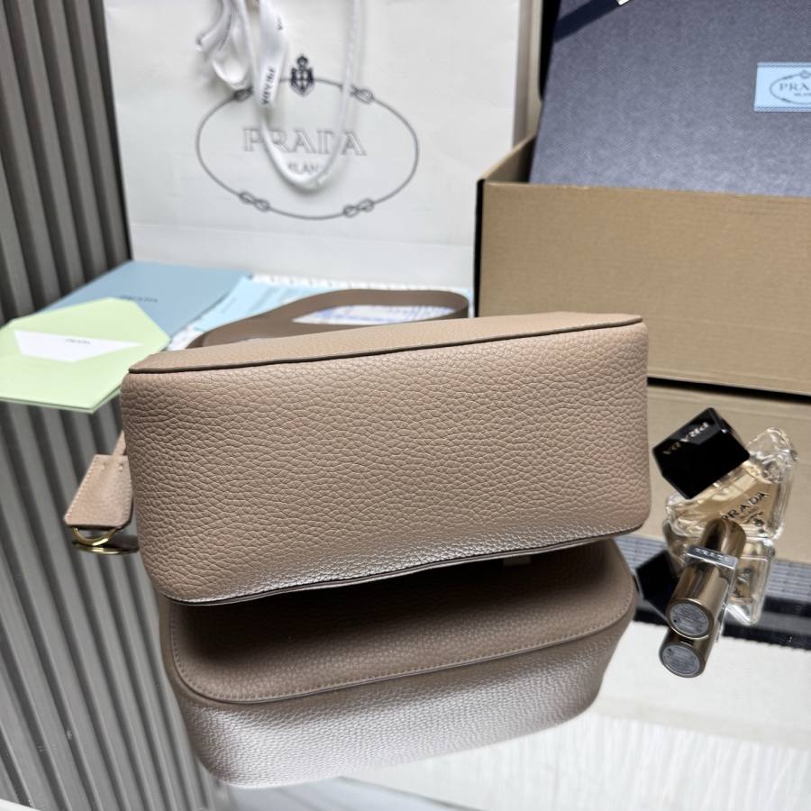 RP 3430000 Prada Aimee Hobo 1BC277 F144