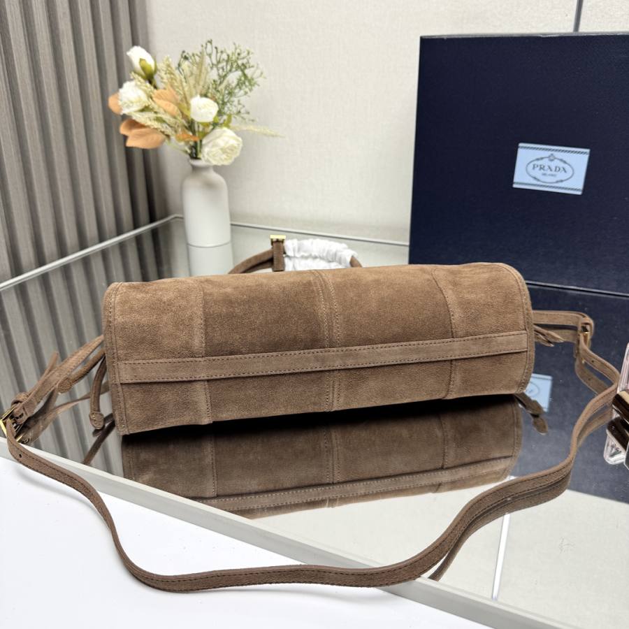 RP 3430000 Prada Bonnie Medium 32x15.5x12 1BA426 EE00