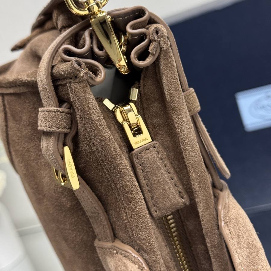 RP 3430000 Prada Bonnie Medium 32x15.5x12 1BA426 EE00