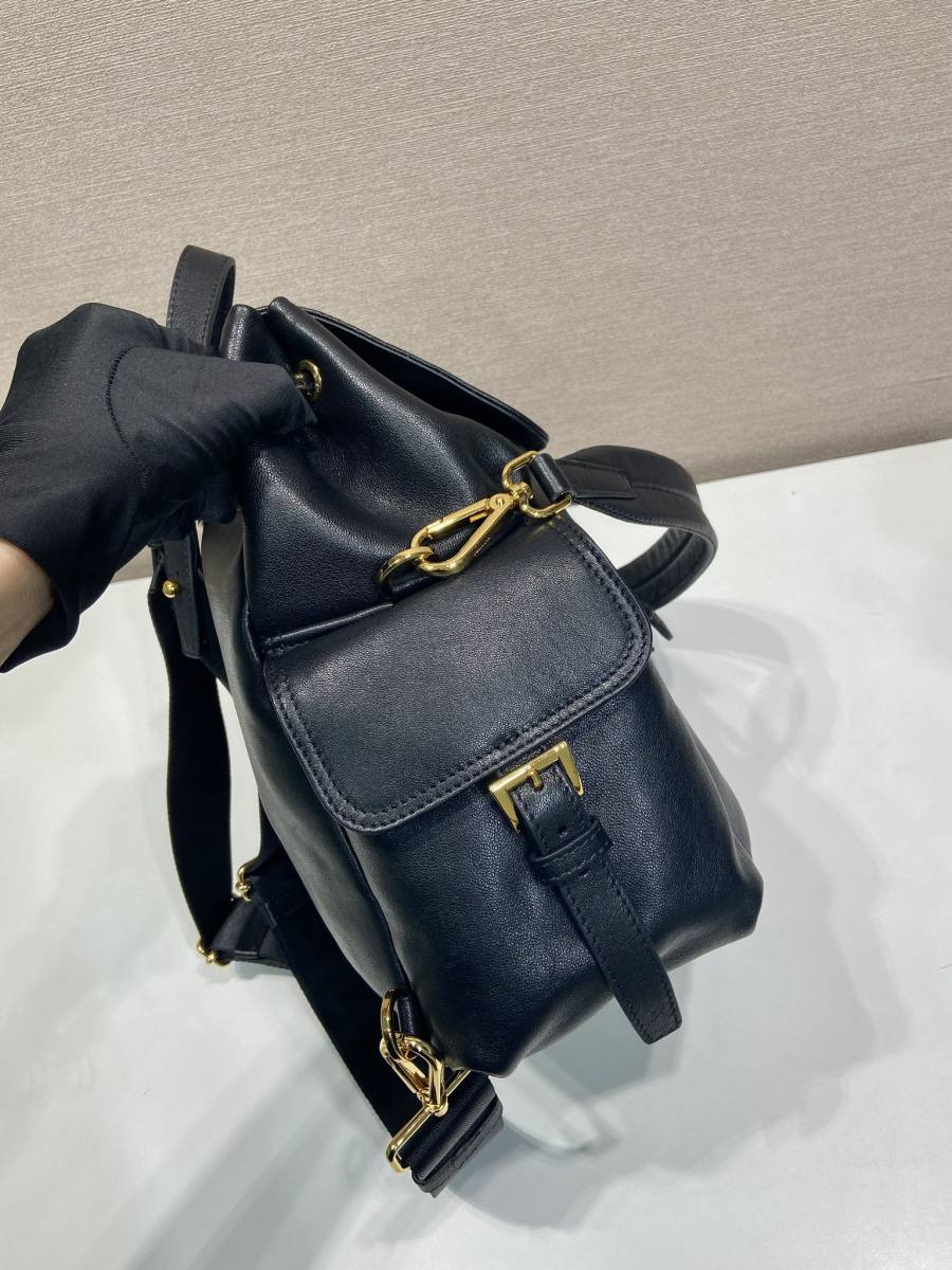 RP 3565000 Prada Explore 2VZ080 6B06