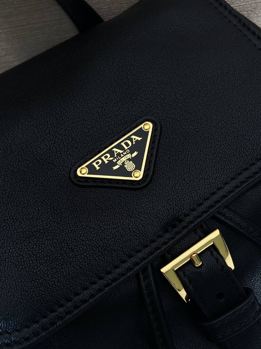 RP 3565000 Prada Explore 2VZ080 6B06