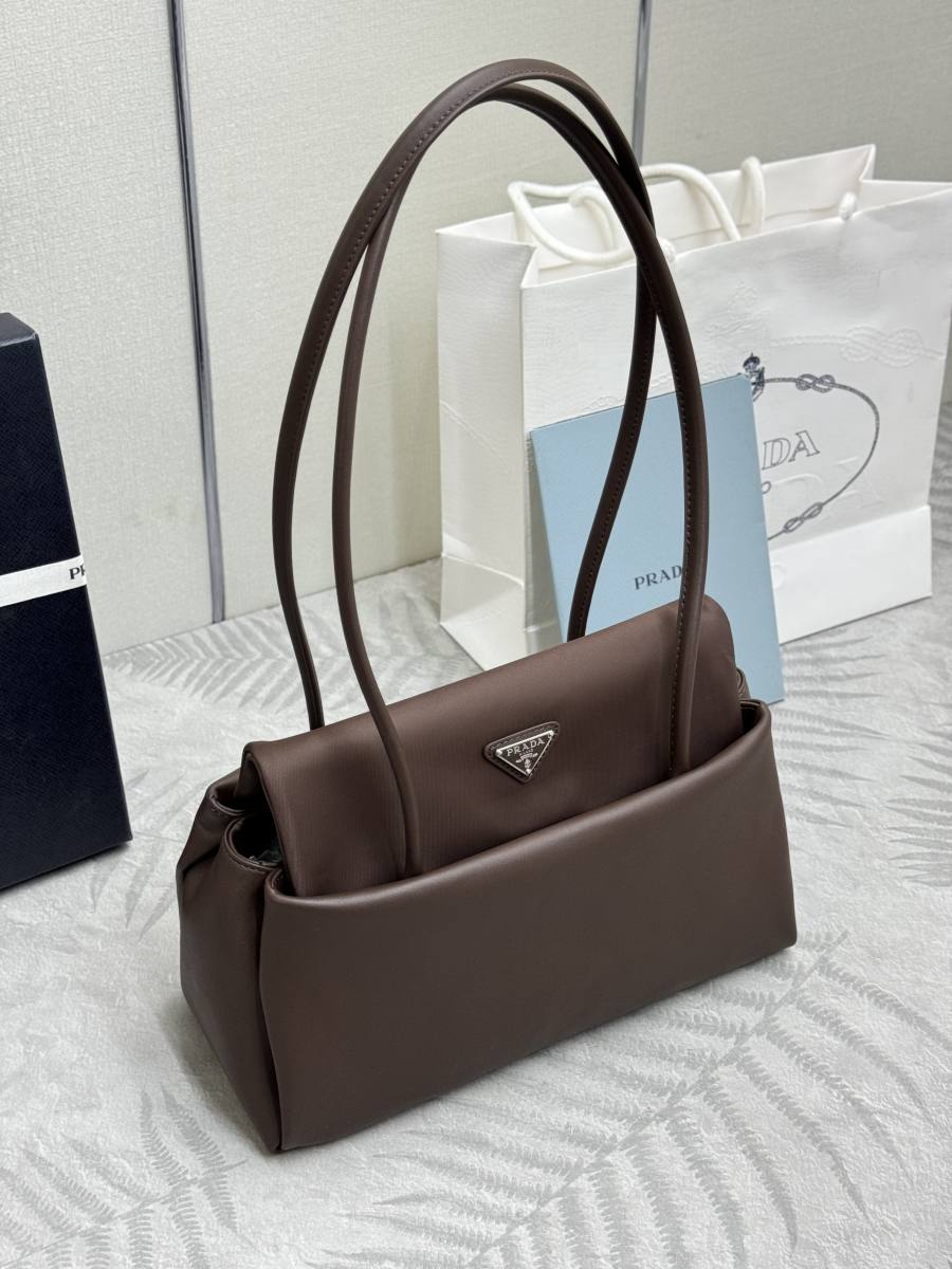 RP 3646000 Prada Bonnie 1BA495 8020