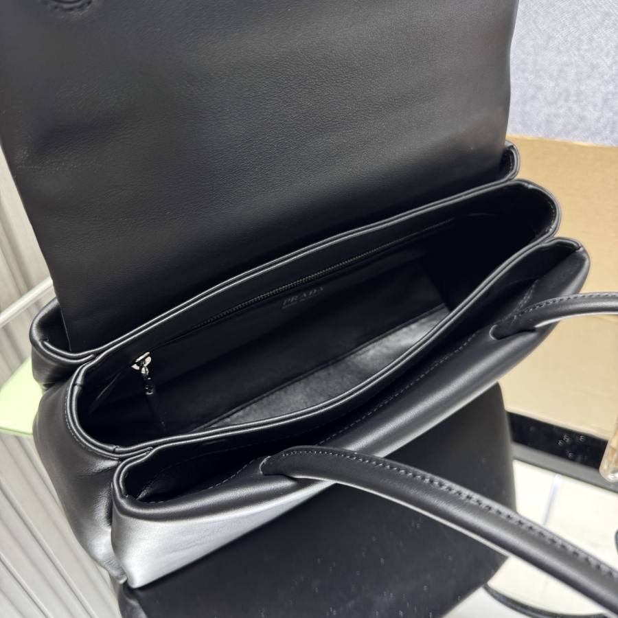 RP 3646000 Prada Bonnie 1BA495 84ED