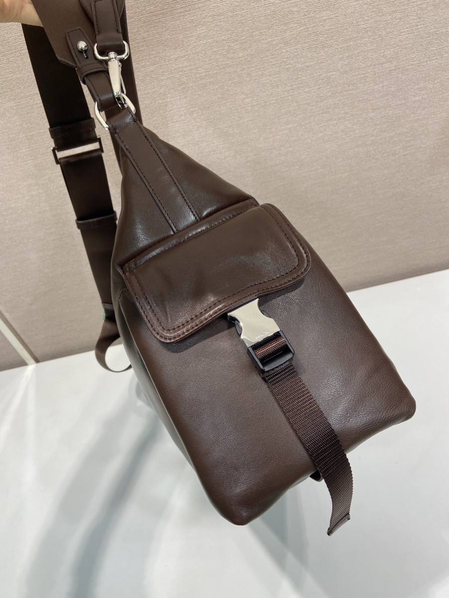 RP 3700000 Prada Explore Shoulder 2VH204 0BC9