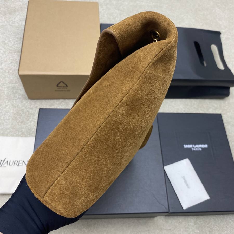 Saint Laurent Envelope Large 32 x 23 x 6 B0EA