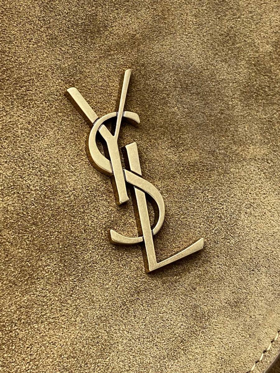 Saint Laurent Envelope Large 32 x 23 x 6 B0EA