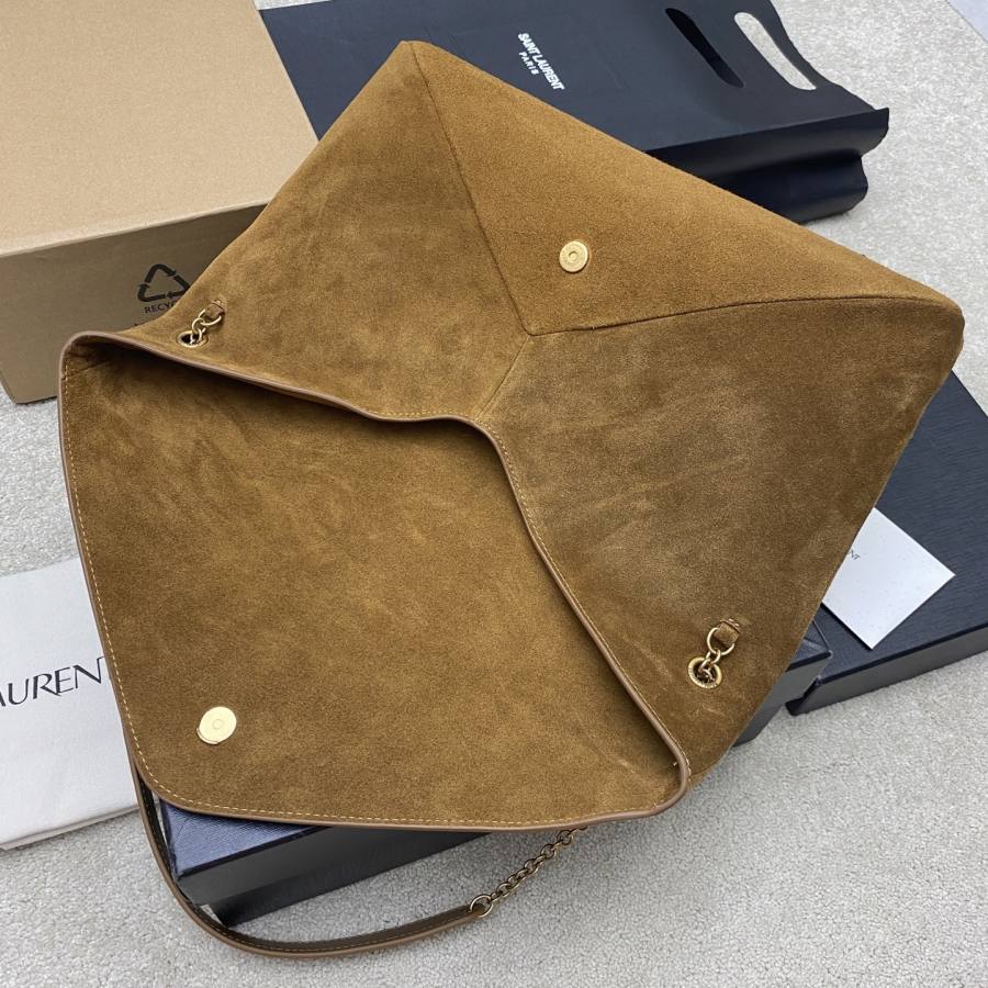 Saint Laurent Envelope Large 32 x 23 x 6 B0EA