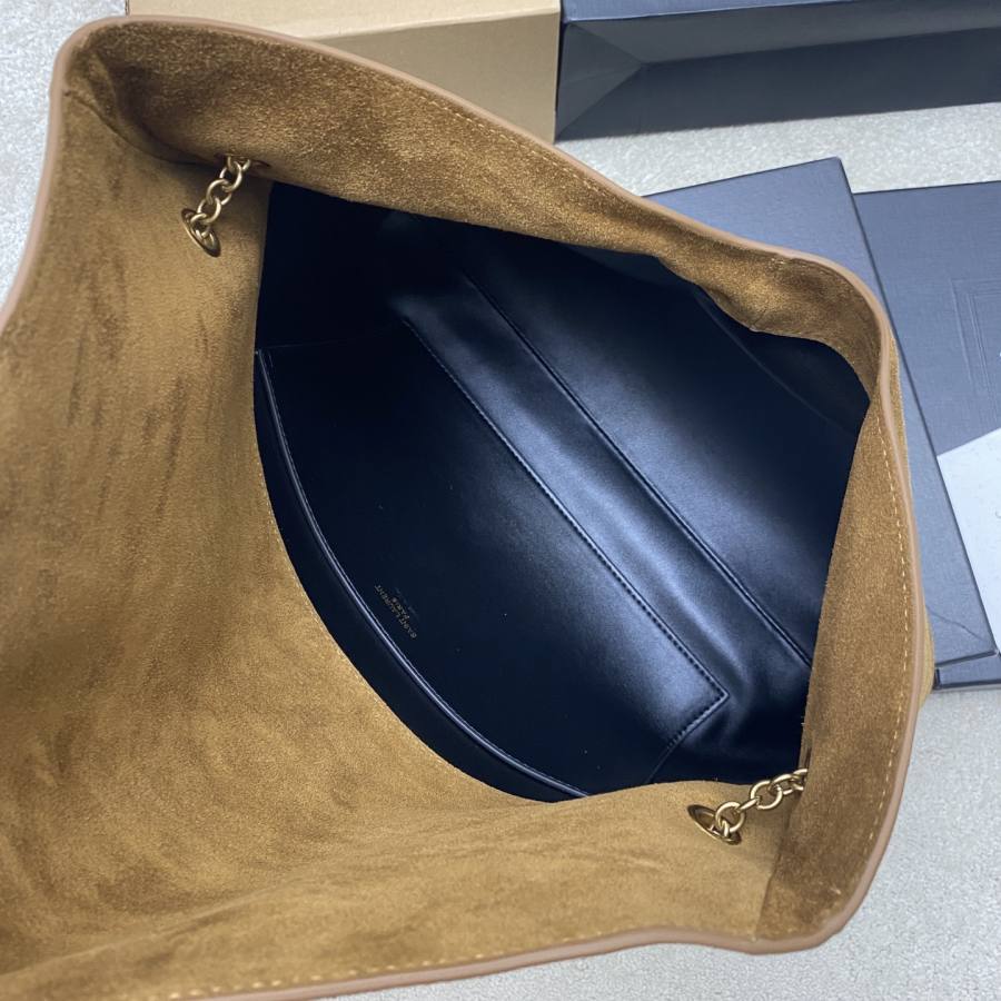 Saint Laurent Envelope Large 32 x 23 x 6 B0EA
