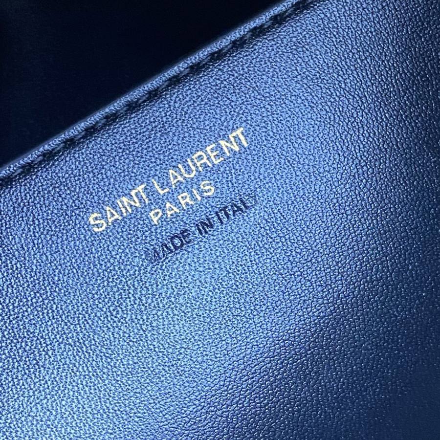 Saint Laurent Envelope Large 32 x 23 x 6 B0EA