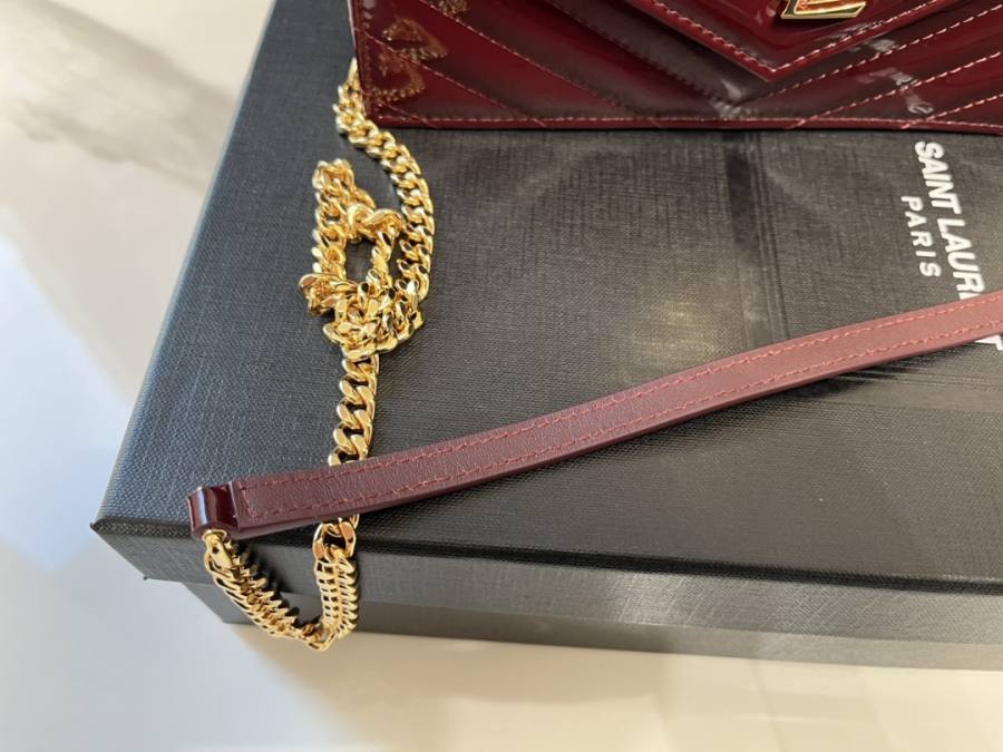 Saint Laurent Envelope WOC 19 x 11.5 x 4 09F0