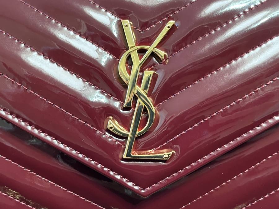 Saint Laurent Envelope WOC 19 x 11.5 x 4 09F0