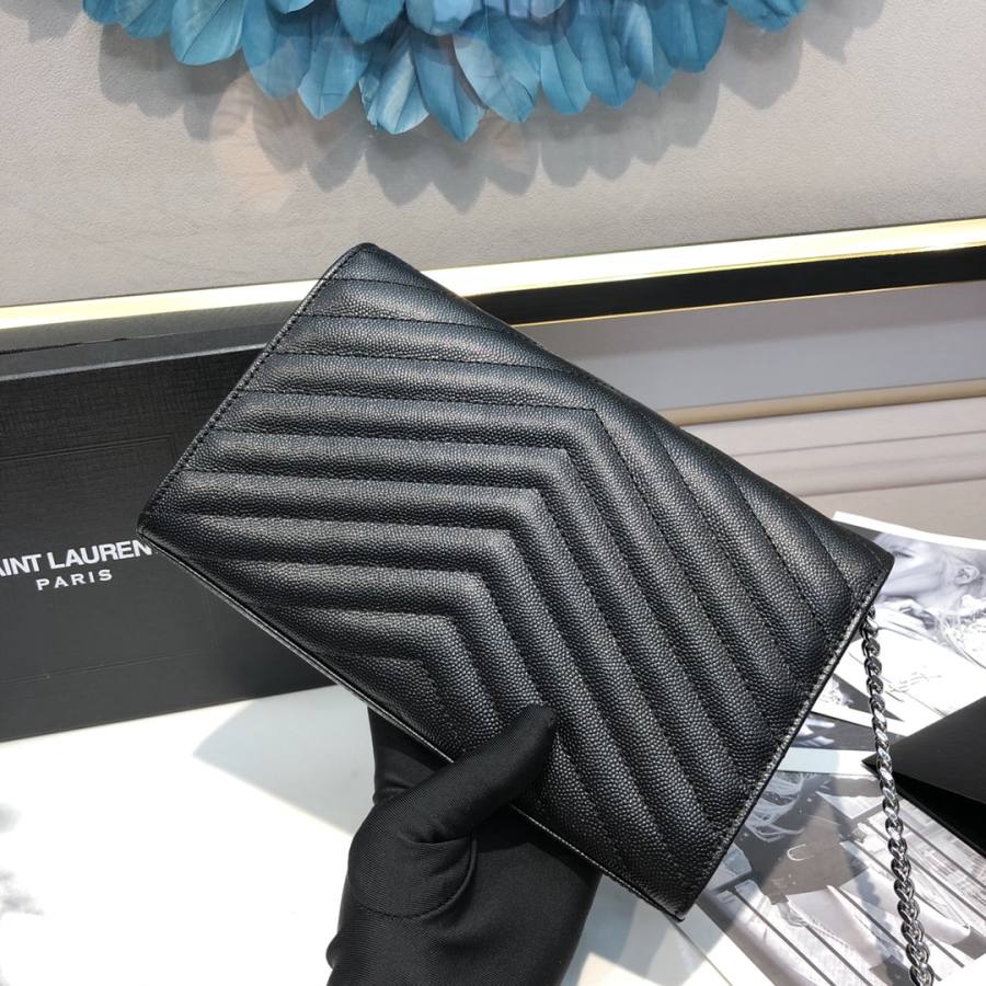 Saint Laurent Envelope WOC 19 x 11.5 x 4 58B9
