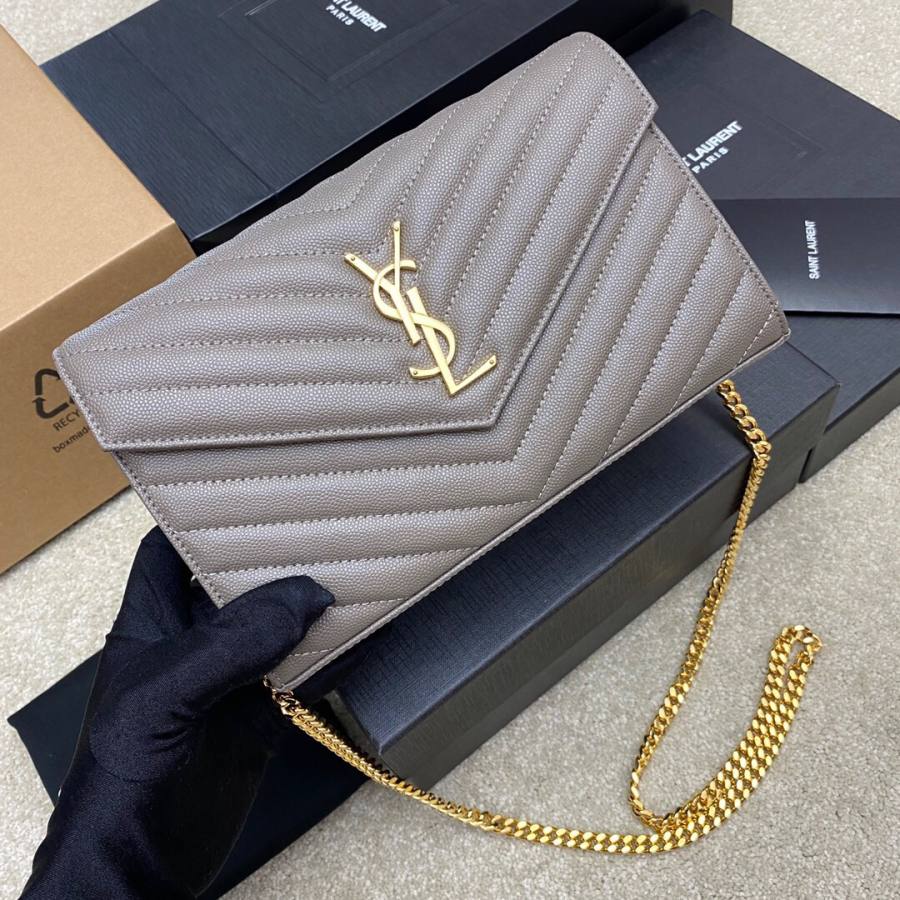 Saint Laurent Envelope WOC 19 x 11.5 x 4 C912