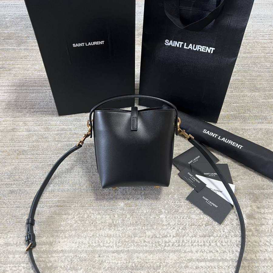 Saint Laurent Le 37 Mini 15 x 13 x 6 8ACF