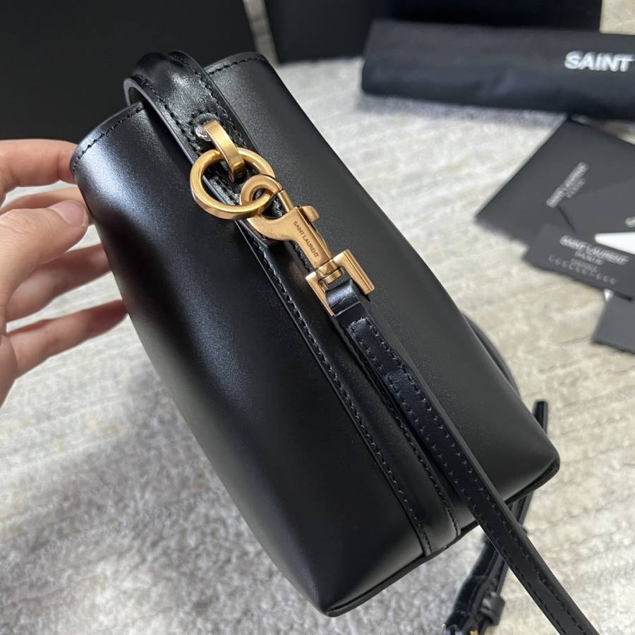 Saint Laurent Le 37 Mini 15 x 13 x 6 8ACF