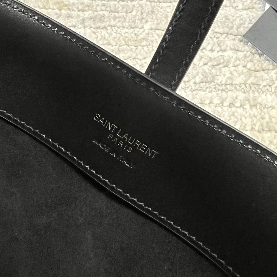 Saint Laurent Le 37 Mini 15 x 13 x 6 8ACF
