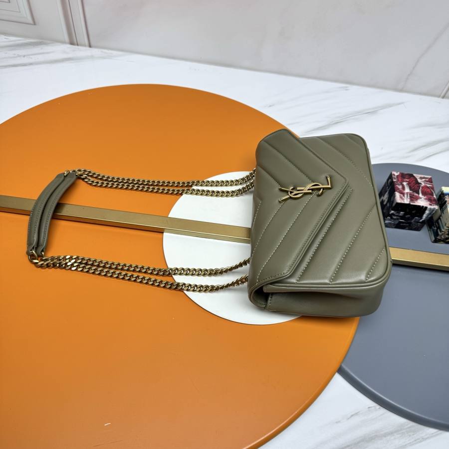 Saint Laurent Loulou Small 25 x 17 x 9 3E89