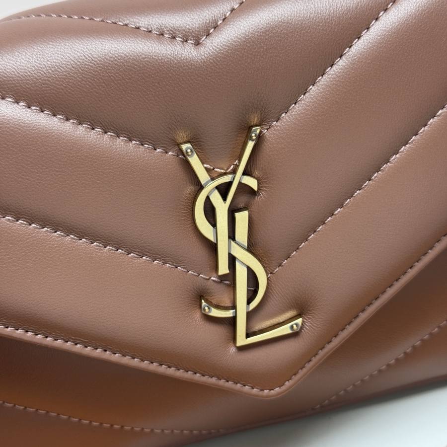 Saint Laurent Loulou Small 25 x 17 x 9 6EF0