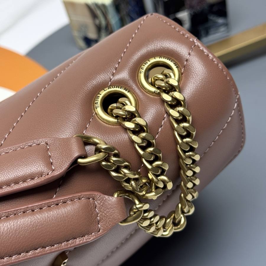 Saint Laurent Loulou Small 25 x 17 x 9 6EF0