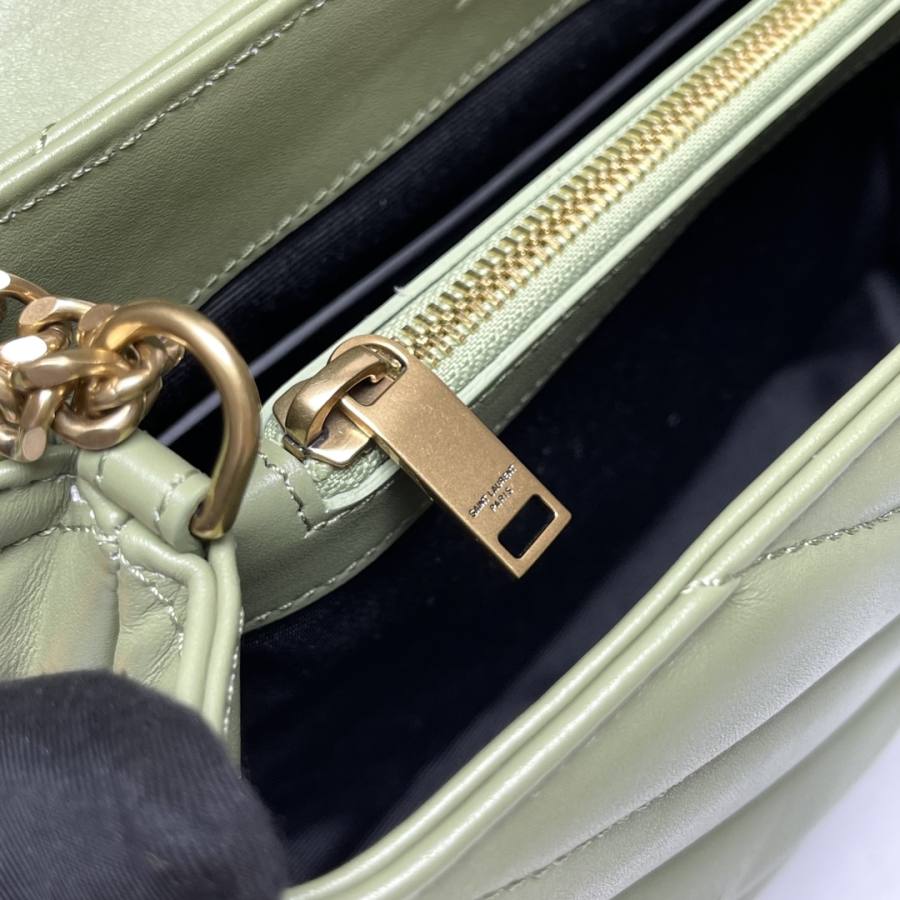 Saint Laurent Loulou Small 25 x 17 x 9 E35B