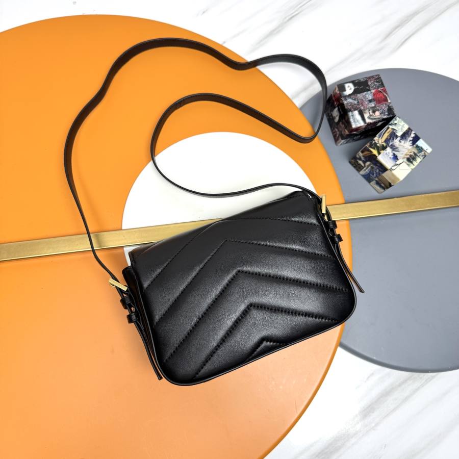 Saint Laurent Loulou Toy 20 x 14 x 7 F6C3