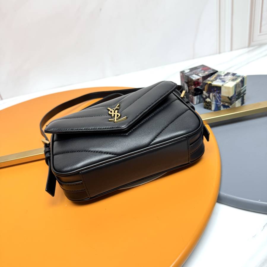 Saint Laurent Loulou Toy 20 x 14 x 7 F6C3