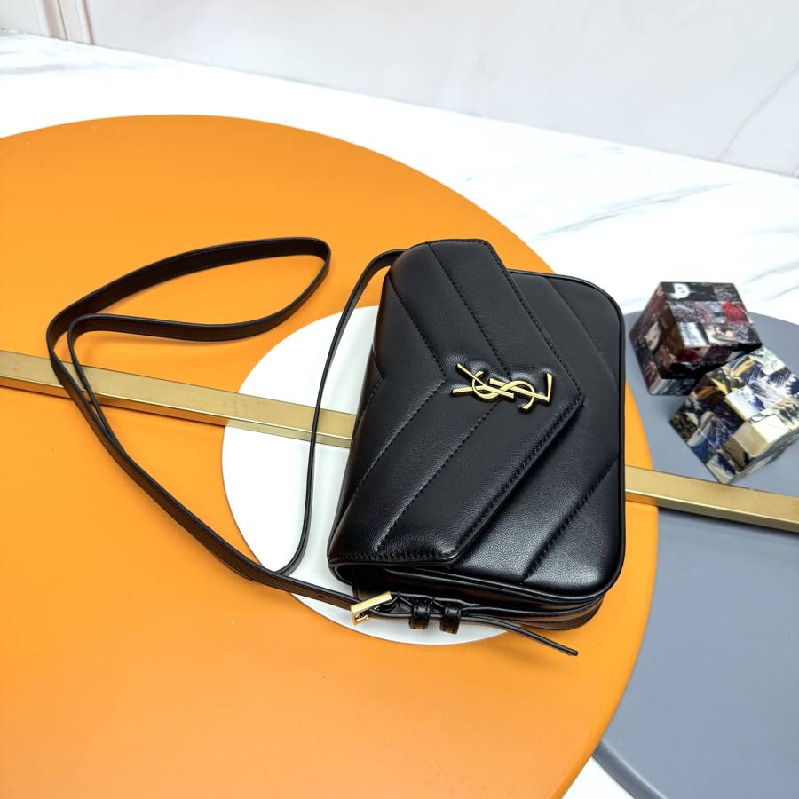 Saint Laurent Loulou Toy 20 x 14 x 7 F6C3