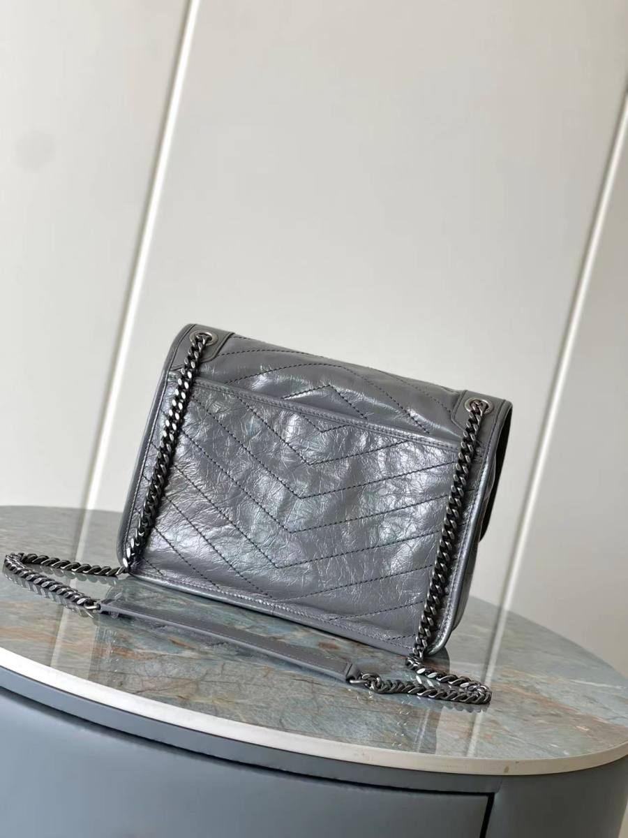 Saint Laurent Niki Medium 28 x 20 x 8.5 463D