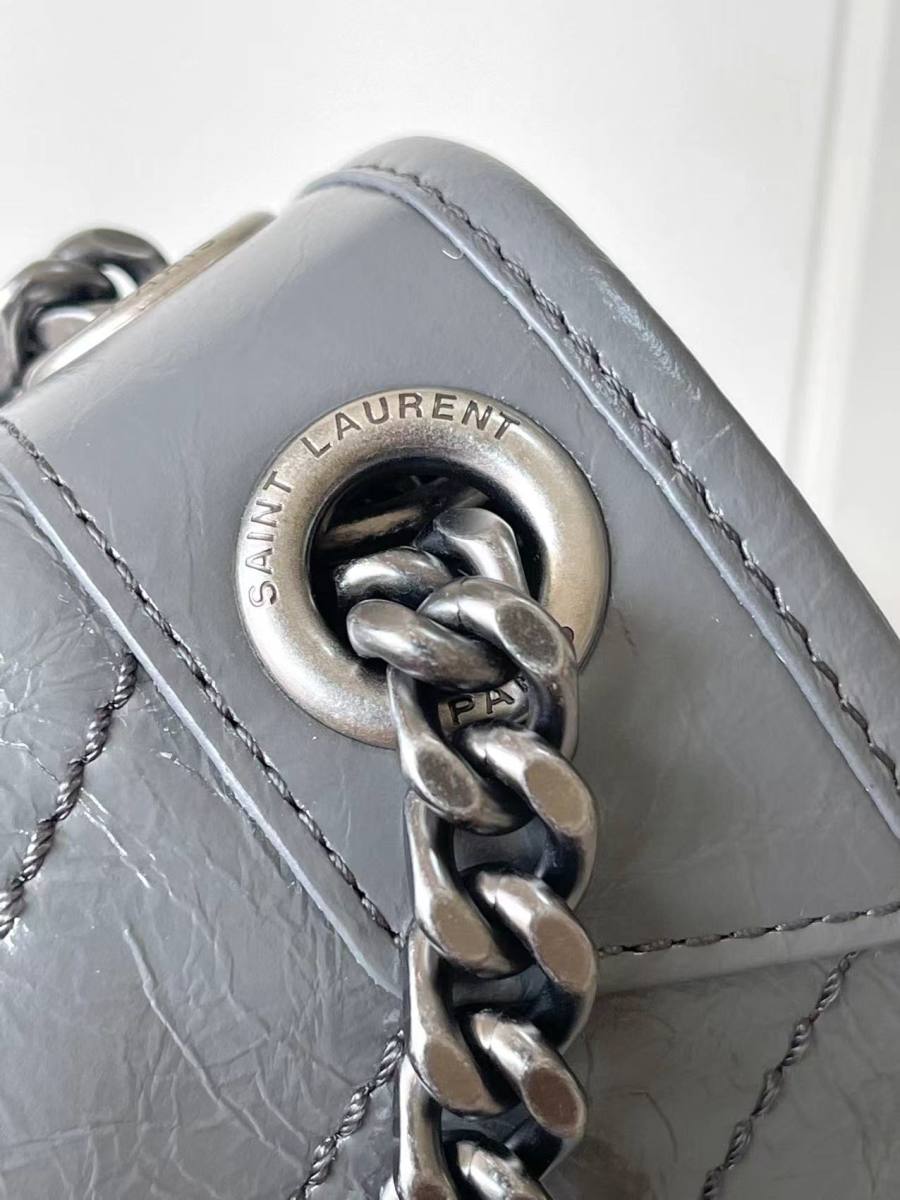 Saint Laurent Niki Medium 28 x 20 x 8.5 463D