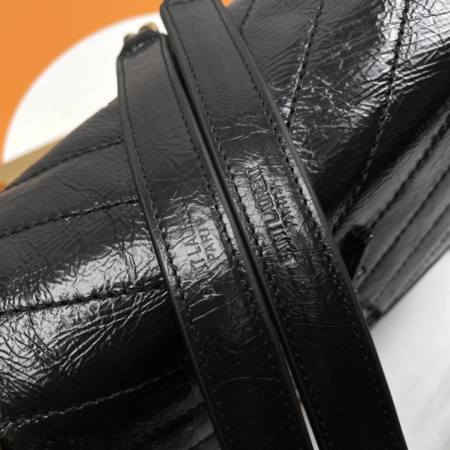 Saint Laurent Niki Medium 28 x 20 x 8.5 4FAD