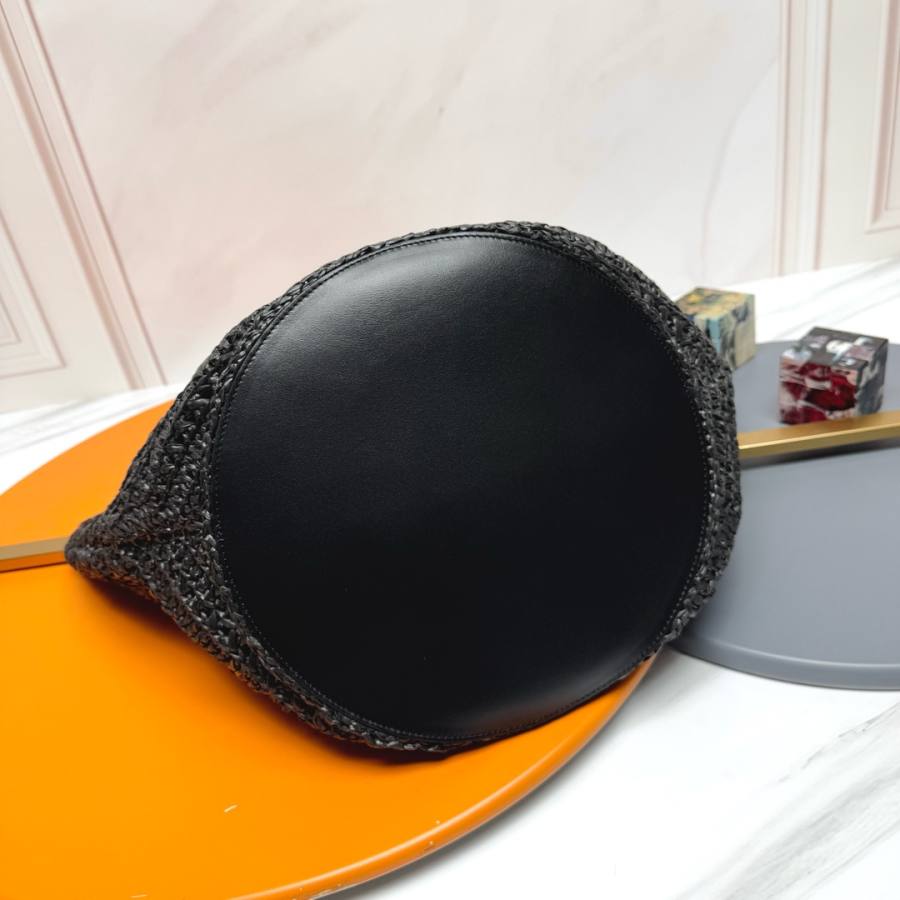 Saint Laurent Panier Tote DE1F