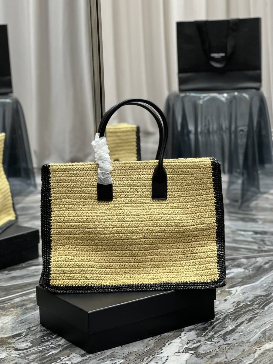 Saint Laurent Rive Gauche Tote 48.5 x 36 x 16 89B8
