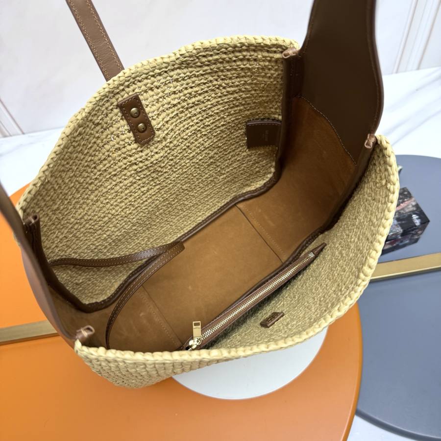 Saint Laurent Rose Hobo 38E0
