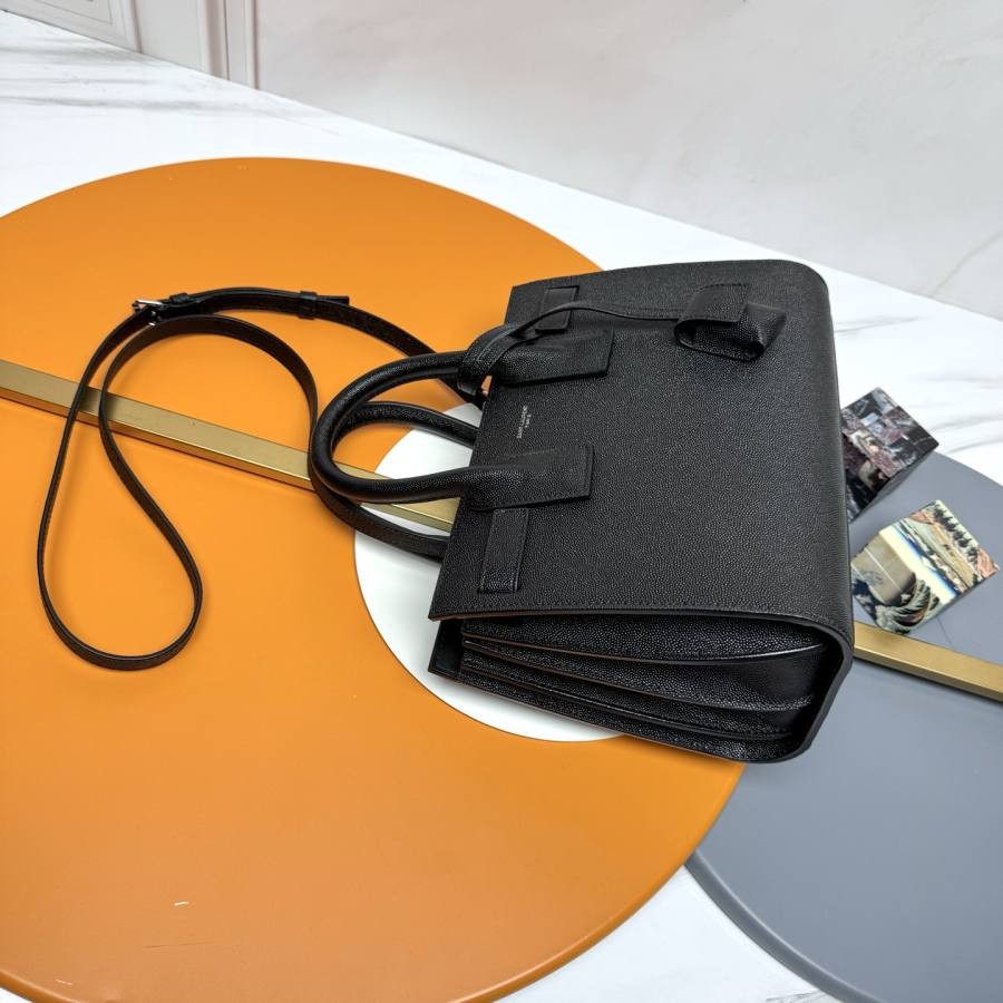 Saint Laurent Sac de Jour Baby 26 x 20 x 13 AC6E