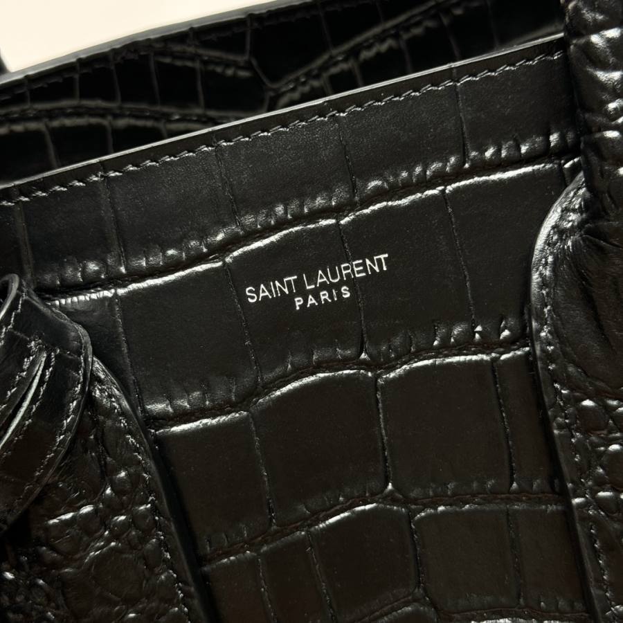Saint Laurent Sac de Jour Small 32 x 24 x 16 33F2