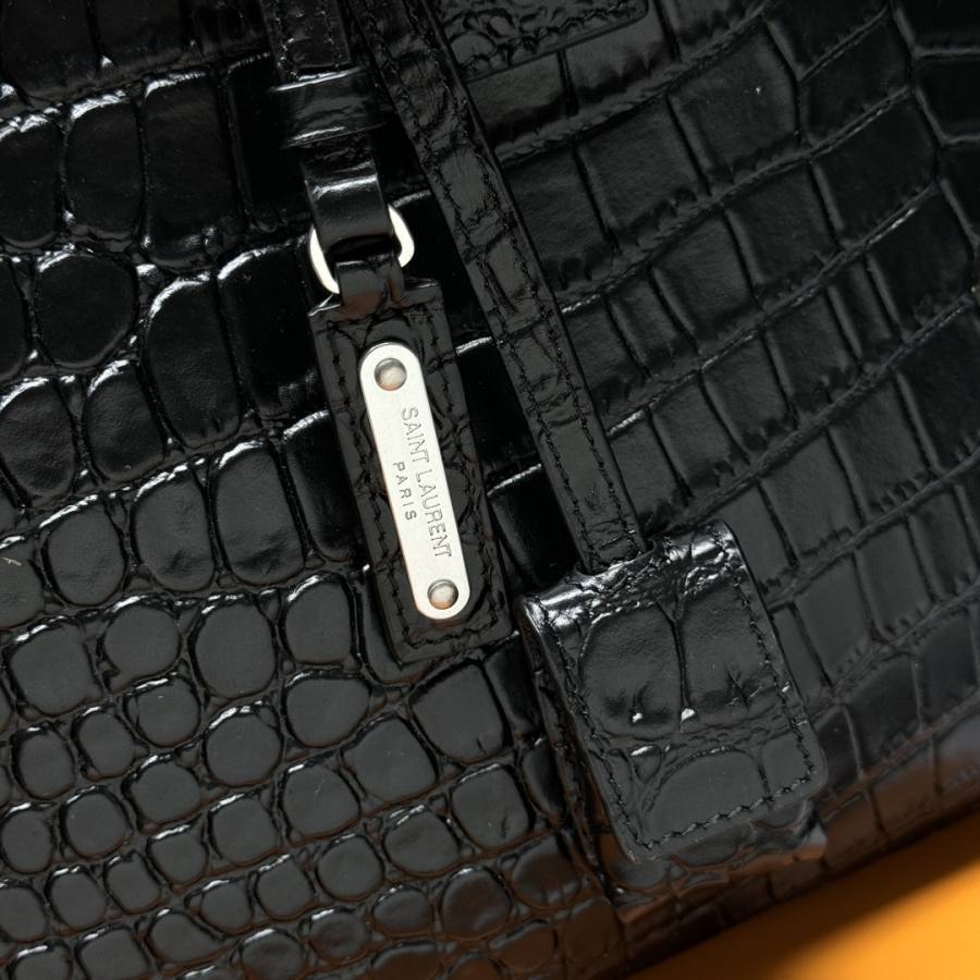 Saint Laurent Sac de Jour Small 32 x 24 x 16 33F2